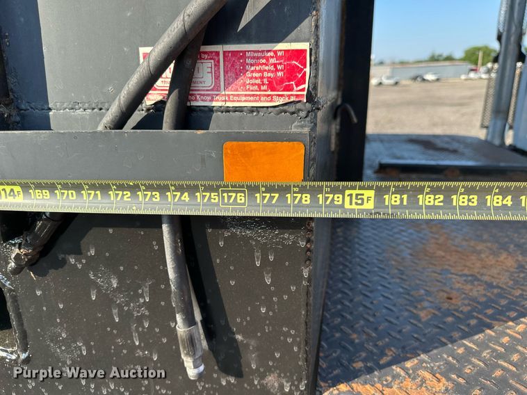 image for item KW9198 2003 GMC C7500  flatbed truck