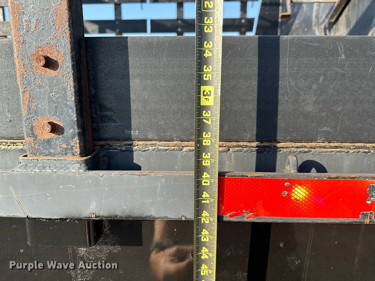 image for item KW9198 2003 GMC C7500  flatbed truck