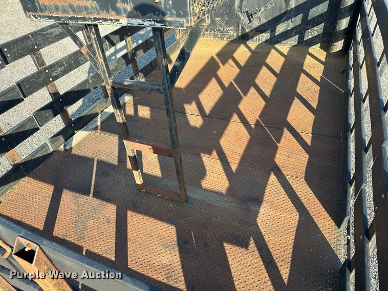 image for item KW9198 2003 GMC C7500  flatbed truck