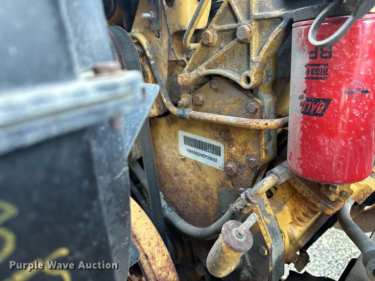 image for item KW9198 2003 GMC C7500  flatbed truck