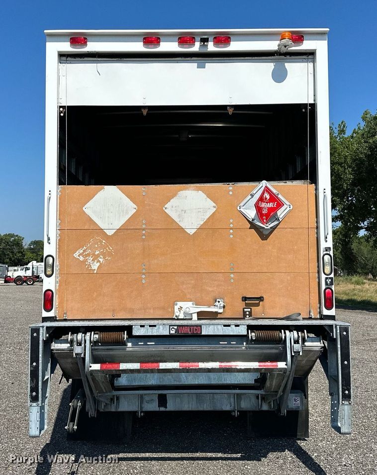 image for item KW9202 1993 International  4900 box truck