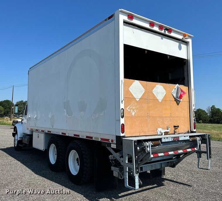 image for item KW9202 1993 International  4900 box truck
