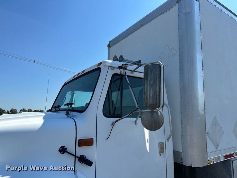 image for item KW9202 1993 International  4900 box truck