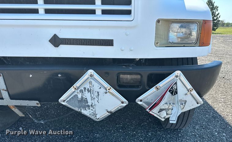 image for item KW9202 1993 International  4900 box truck