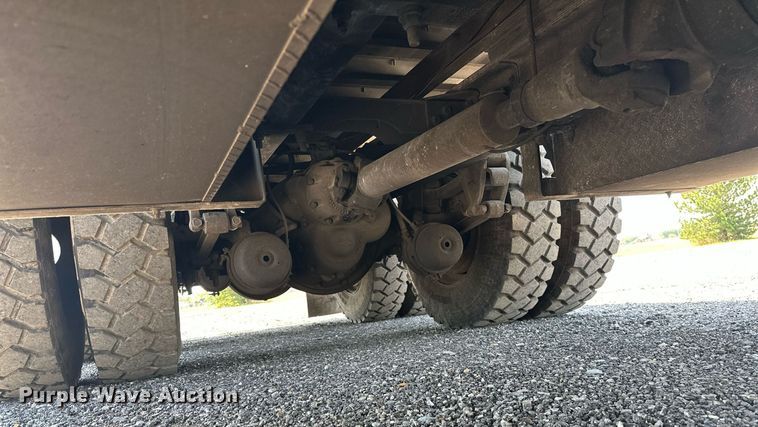 image for item KW9202 1993 International  4900 box truck