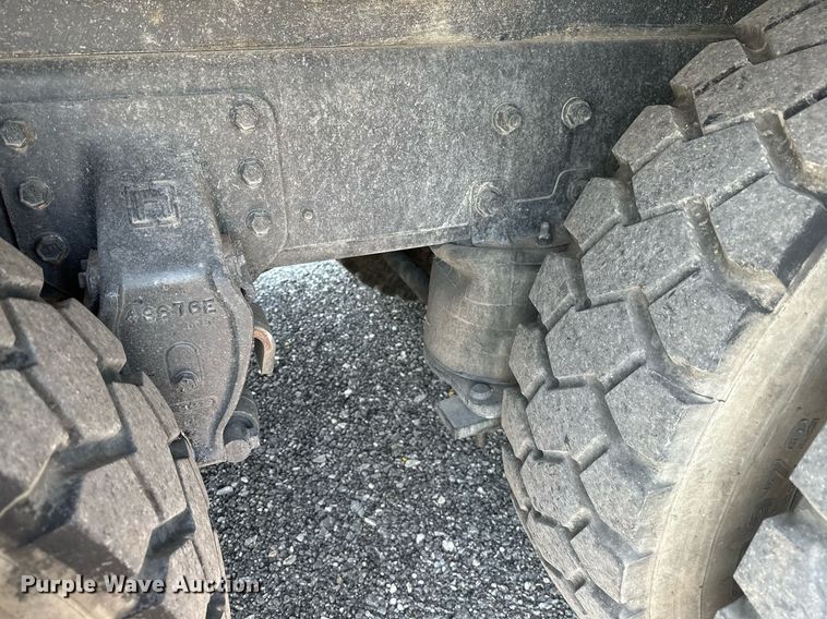 image for item KW9202 1993 International  4900 box truck