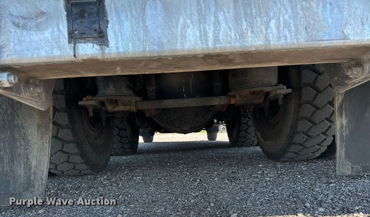 image for item KW9202 1993 International  4900 box truck