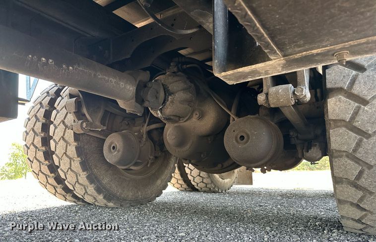 image for item KW9202 1993 International  4900 box truck