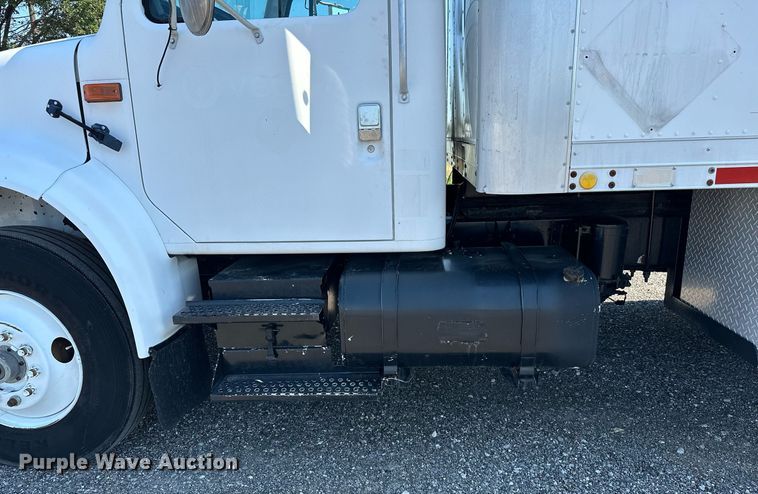 image for item KW9202 1993 International  4900 box truck