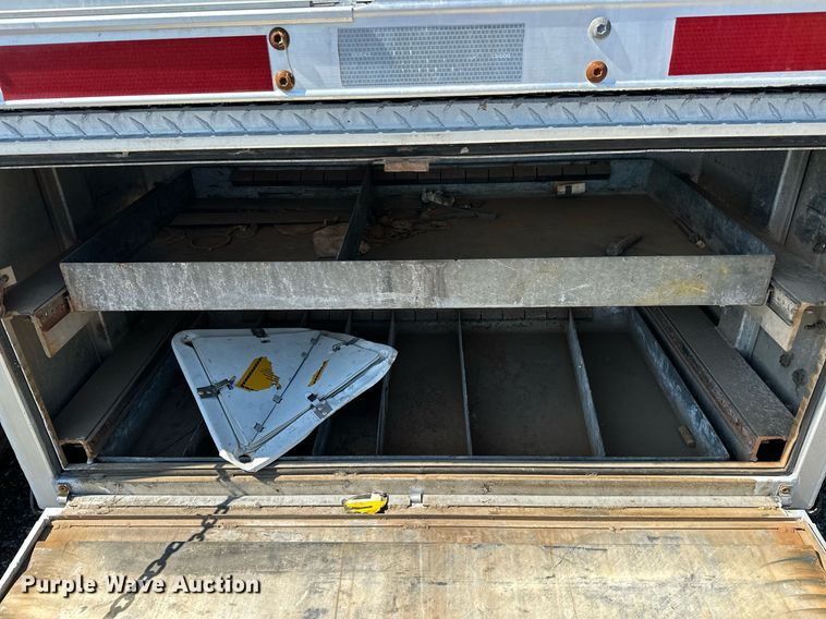 image for item KW9202 1993 International  4900 box truck