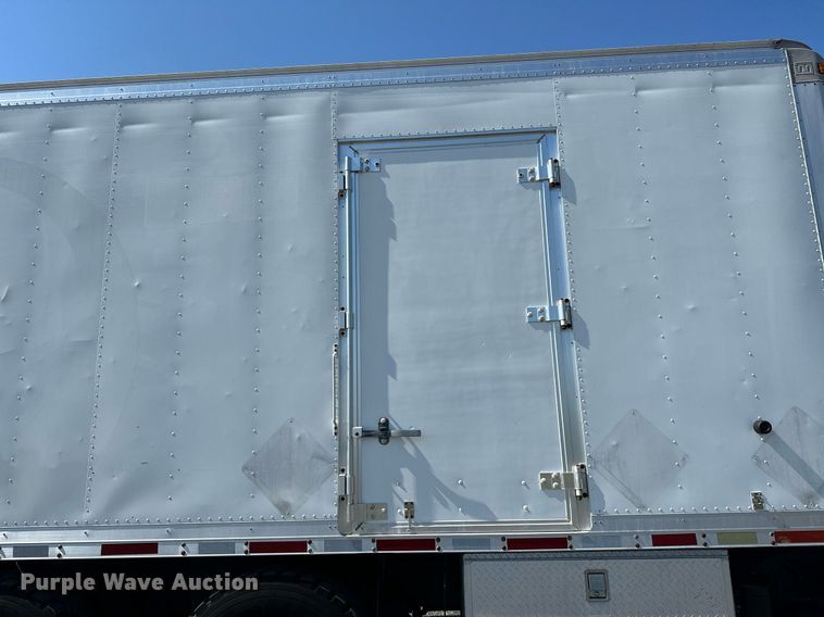 image for item KW9202 1993 International  4900 box truck