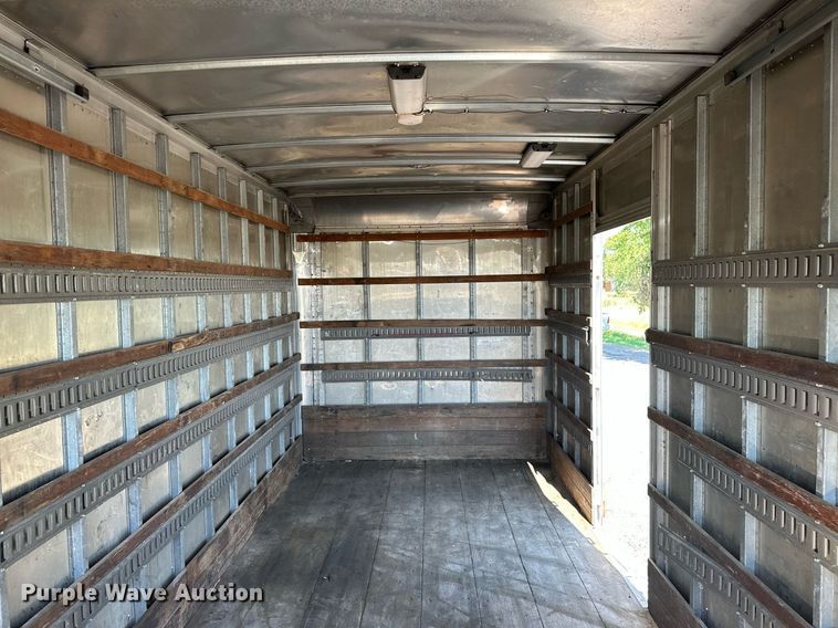 image for item KW9202 1993 International  4900 box truck