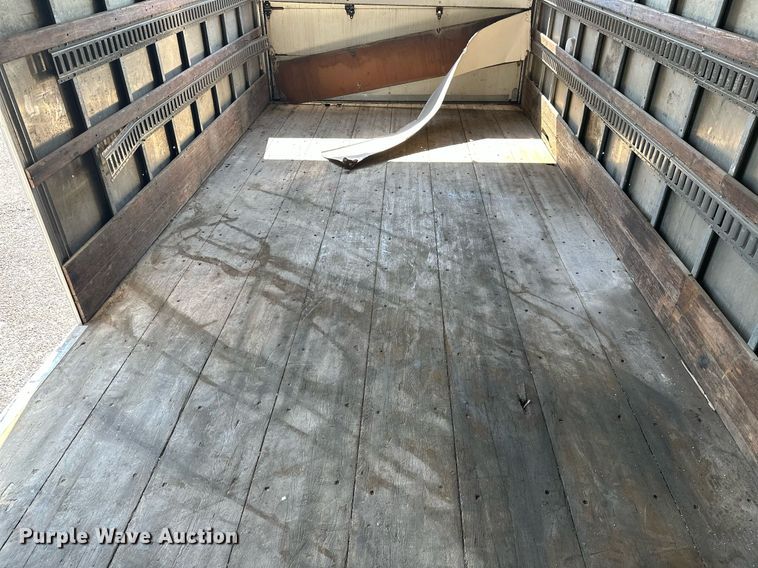 image for item KW9202 1993 International  4900 box truck