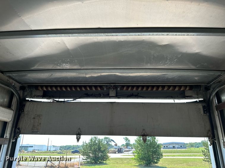 image for item KW9202 1993 International  4900 box truck