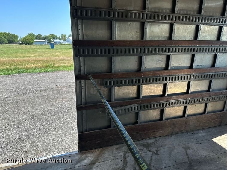 image for item KW9202 1993 International  4900 box truck