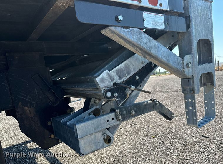 image for item KW9202 1993 International  4900 box truck