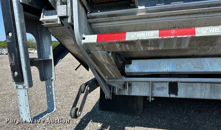 image for item KW9202 1993 International  4900 box truck