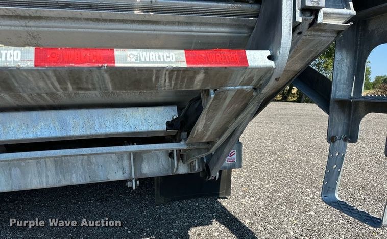 image for item KW9202 1993 International  4900 box truck