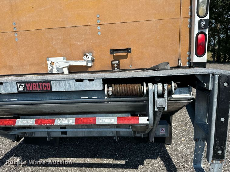 image for item KW9202 1993 International  4900 box truck