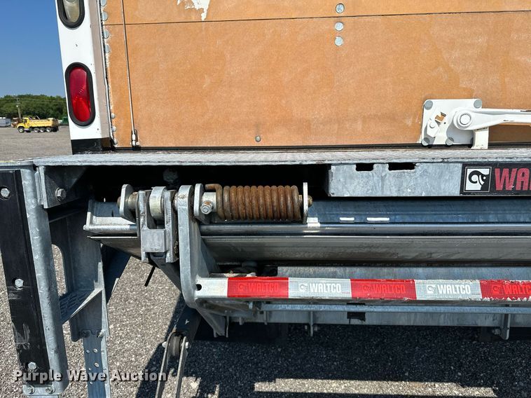 image for item KW9202 1993 International  4900 box truck