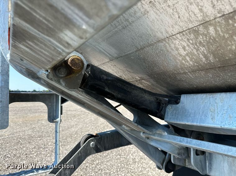 image for item KW9202 1993 International  4900 box truck