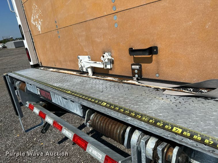 image for item KW9202 1993 International  4900 box truck