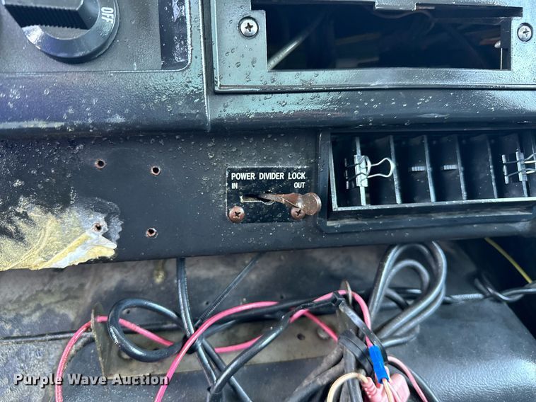 image for item KW9202 1993 International  4900 box truck