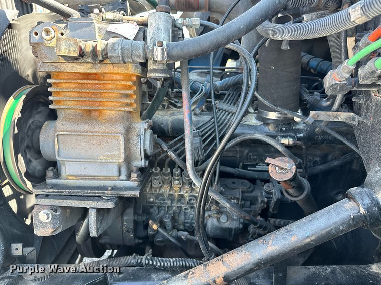 image for item KW9202 1993 International  4900 box truck