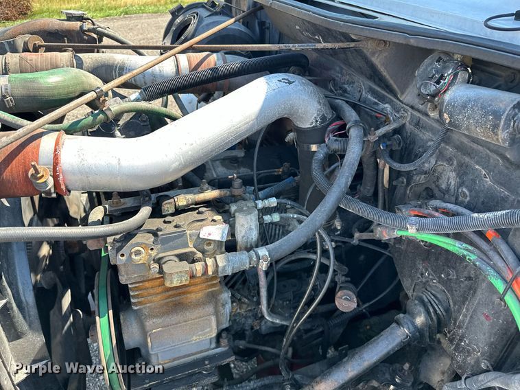 image for item KW9202 1993 International  4900 box truck