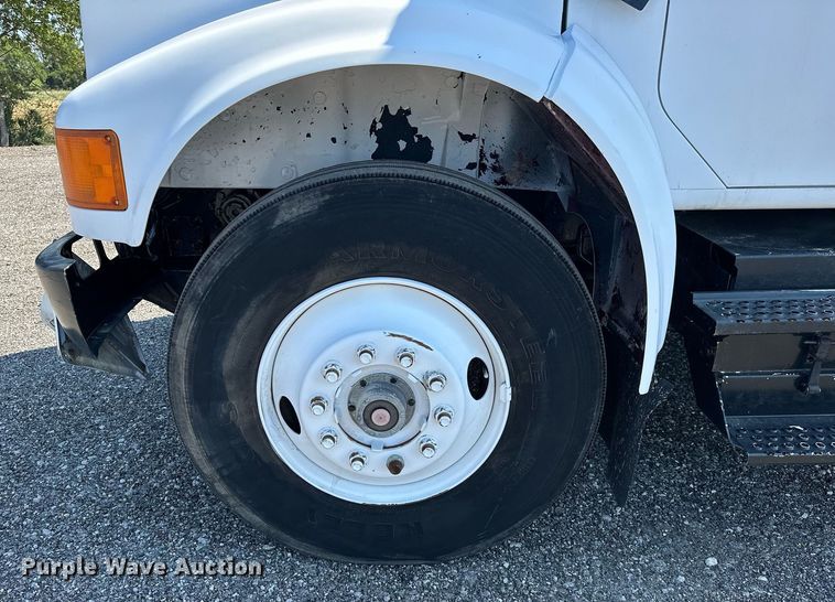 image for item KW9202 1993 International  4900 box truck