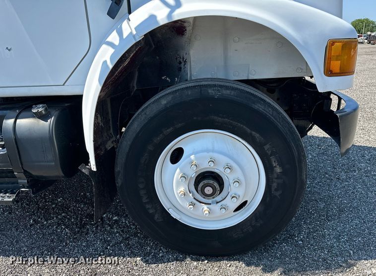 image for item KW9202 1993 International  4900 box truck