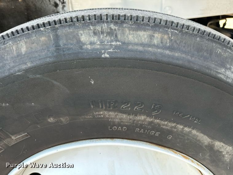 image for item KW9202 1993 International  4900 box truck