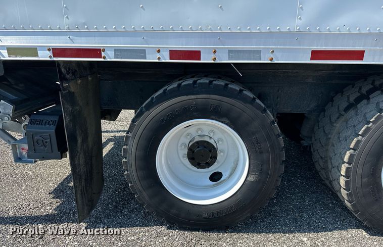 image for item KW9202 1993 International  4900 box truck