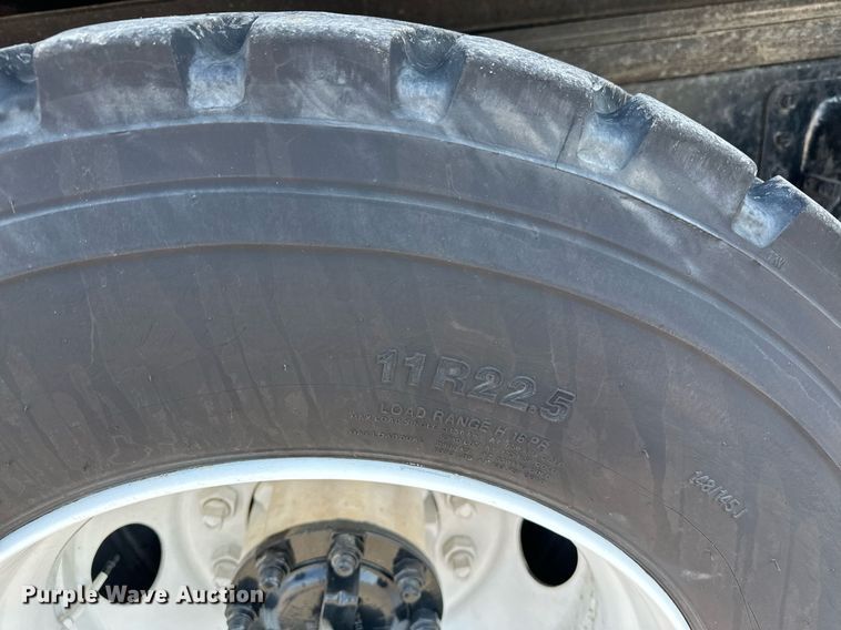 image for item KW9202 1993 International  4900 box truck