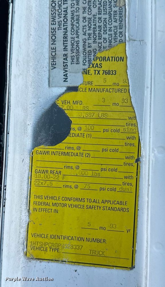 image for item KW9202 1993 International  4900 box truck