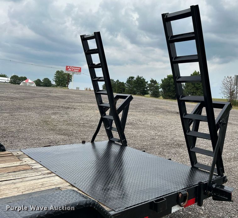 image for item KW9210 2007 Big Tex  utility trailer