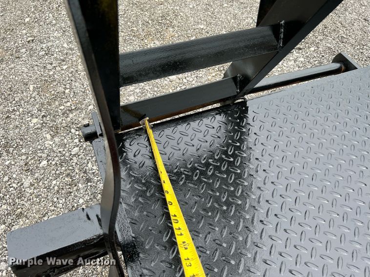 image for item KW9210 2007 Big Tex  utility trailer