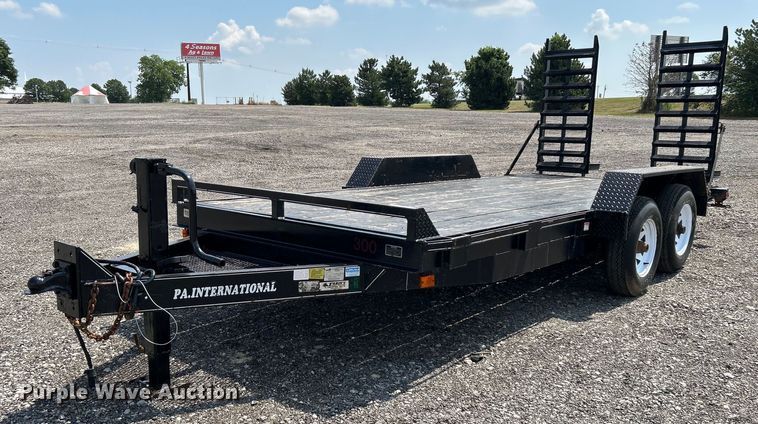 image for item KW9219 2004 PA International  utility trailer