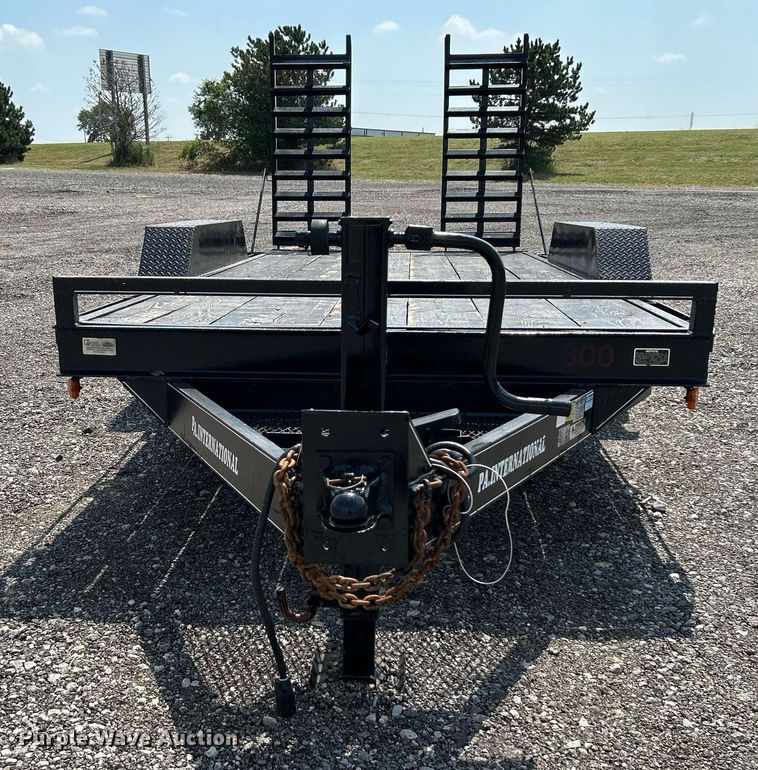 image for item KW9219 2004 PA International  utility trailer