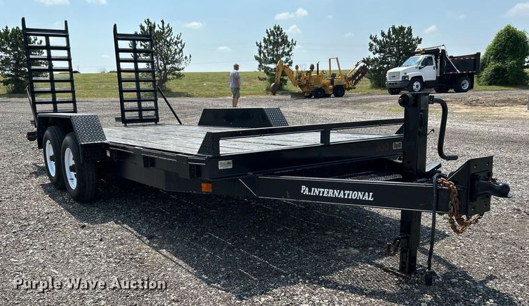 image for item KW9219 2004 PA International  utility trailer