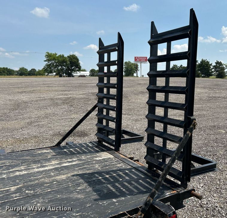 image for item KW9219 2004 PA International  utility trailer