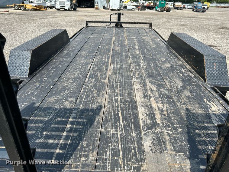 image for item KW9219 2004 PA International  utility trailer