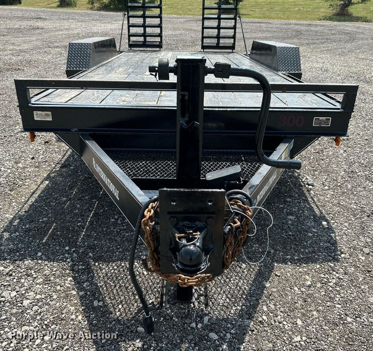 image for item KW9219 2004 PA International  utility trailer