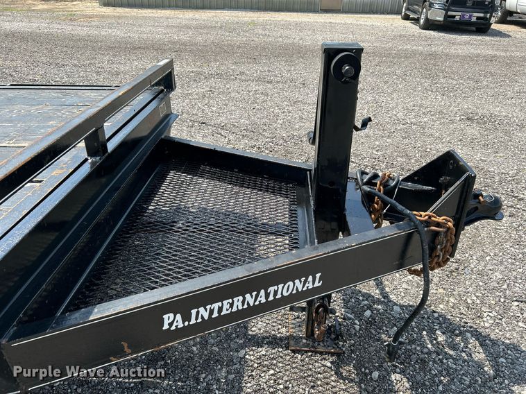 image for item KW9219 2004 PA International  utility trailer