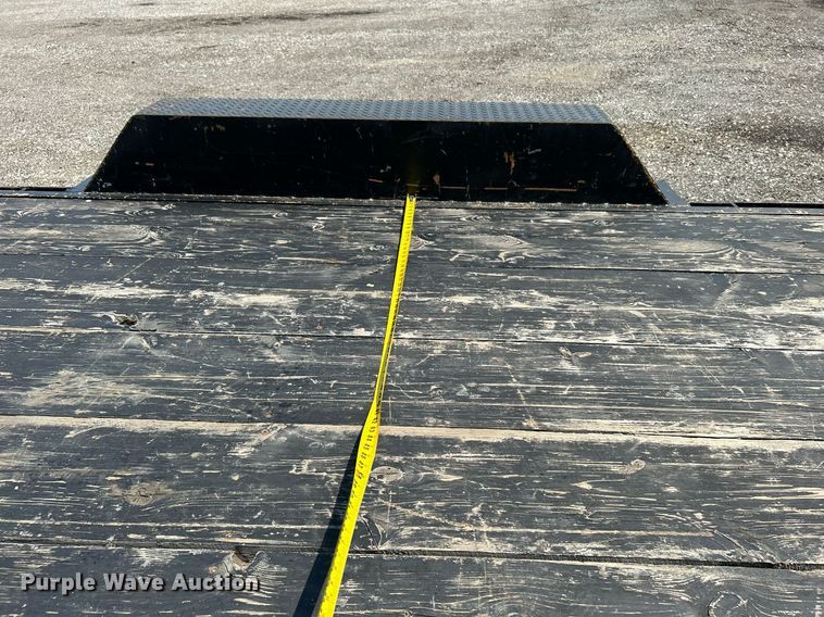 image for item KW9219 2004 PA International  utility trailer