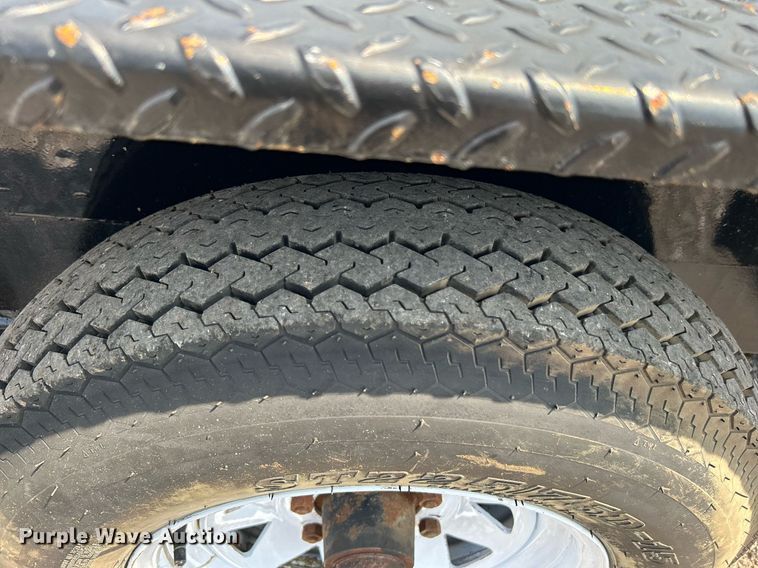 image for item KW9219 2004 PA International  utility trailer