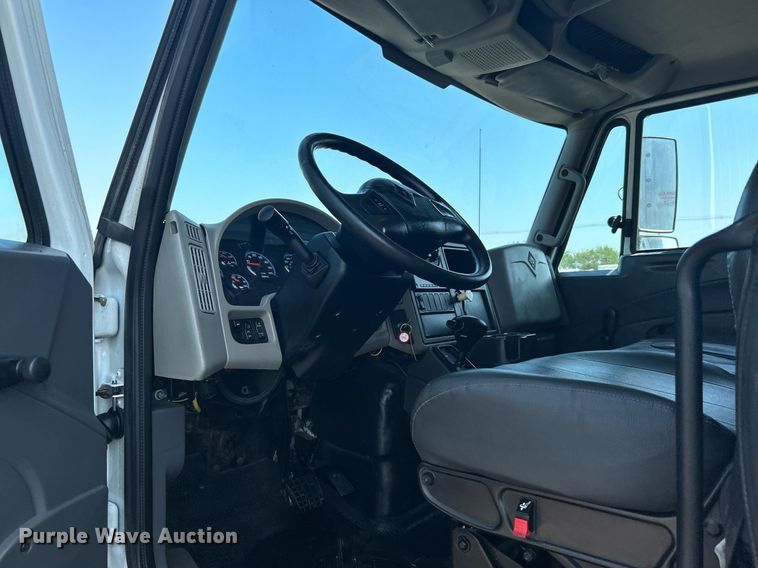 image for item KW9223 2012 International 4300  box truck