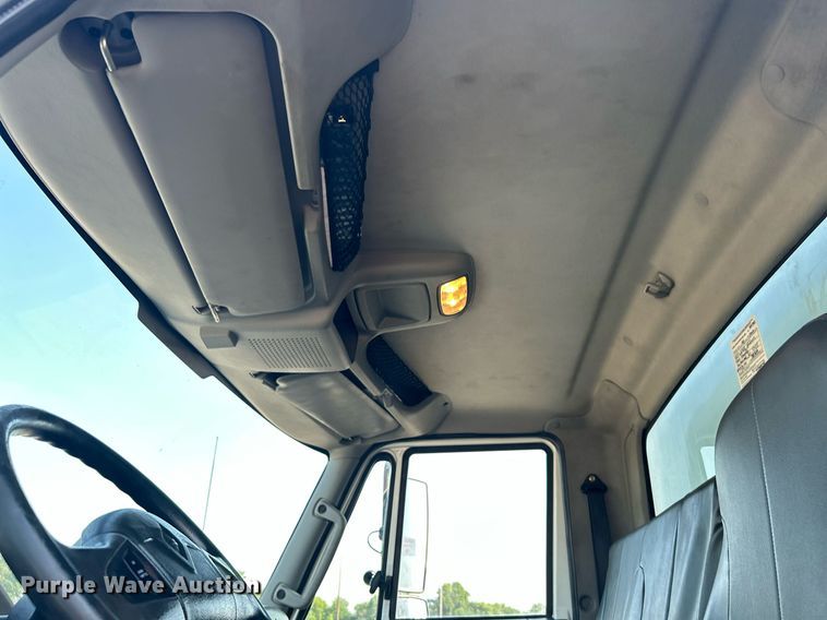 image for item KW9223 2012 International 4300  box truck