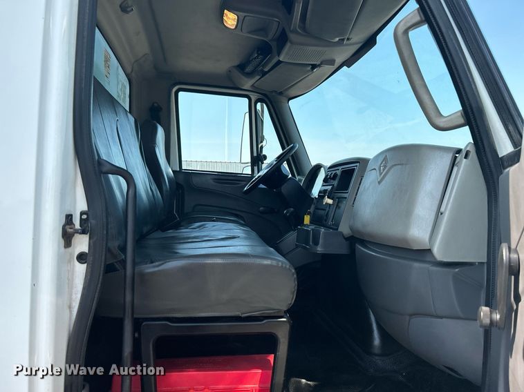 image for item KW9223 2012 International 4300  box truck