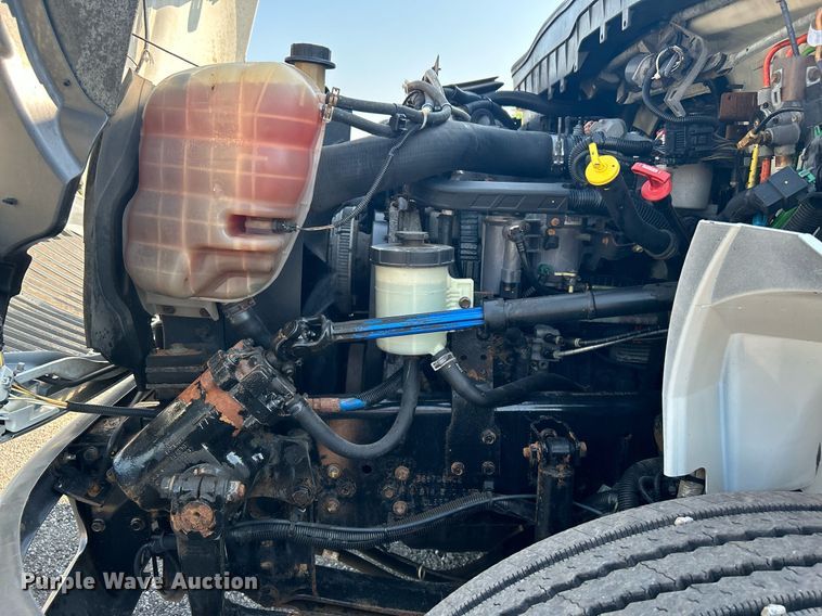 image for item KW9223 2012 International 4300  box truck